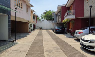 Preciosa Casa En Coto Pequeño Cerca Costco Sur