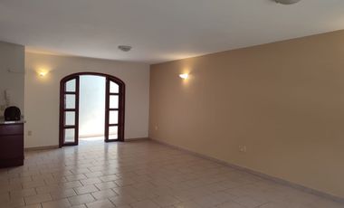 Preciosa Casa En Coto Pequeño Cerca Costco Sur