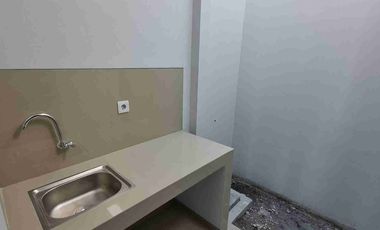 sewa rmh 2Lt baru gress,ada1 ac di park sunrise dekat ITS,stikom,superindo merr dll