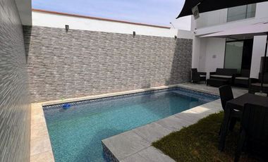 ALQUILO HERMOSA CASA DE 3 PISOS EN CHINCHA ALTA