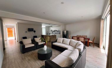 ALQUILO HERMOSA CASA DE 3 PISOS EN CHINCHA ALTA