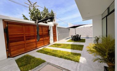 ALQUILO HERMOSA CASA DE 3 PISOS EN CHINCHA ALTA