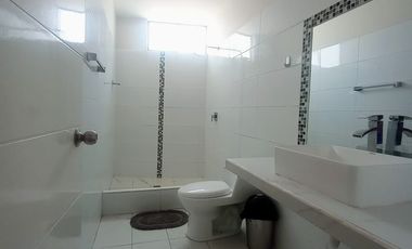 ALQUILO HERMOSA CASA DE 3 PISOS EN CHINCHA ALTA