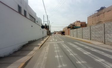 ALQUILO HERMOSA CASA DE 3 PISOS EN CHINCHA ALTA