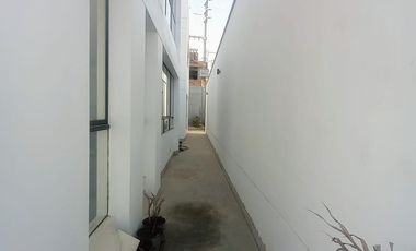 ALQUILO HERMOSA CASA DE 3 PISOS EN CHINCHA ALTA