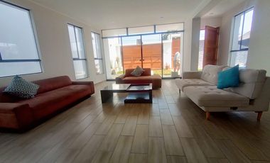 ALQUILO HERMOSA CASA DE 3 PISOS EN CHINCHA ALTA