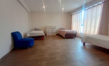 ALQUILO HERMOSA CASA DE 3 PISOS EN CHINCHA ALTA