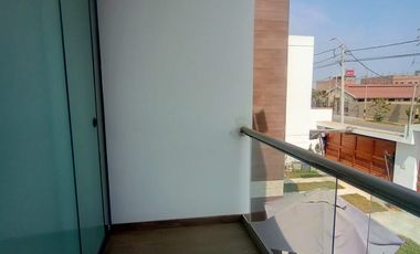 ALQUILO HERMOSA CASA DE 3 PISOS EN CHINCHA ALTA