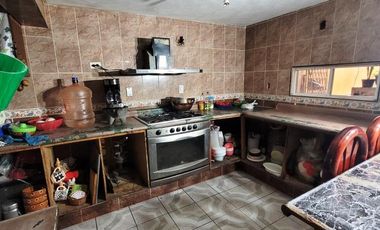 Casa amplia en Jardines de Morelos, 5 recamaras, acepto créditos