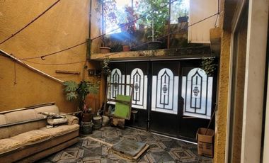 Casa amplia en Jardines de Morelos, 5 recamaras, acepto créditos