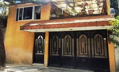 Casa amplia en Jardines de Morelos, 5 recamaras, acepto créditos