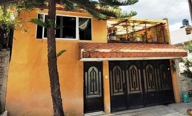 Casa amplia en Jardines de Morelos, 5 recamaras, acepto créditos