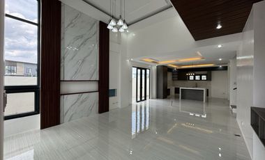 5 Bedroom 5BR Semi-Furnished House and Lot in Venare, Laguna