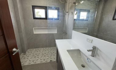 5 Bedroom 5BR Semi-Furnished House and Lot in Venare, Laguna