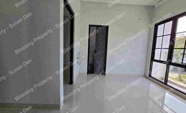 Rumah baru siap pakai dekat Unika BSB Semarang