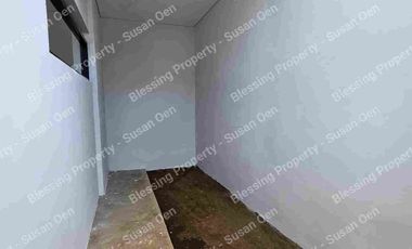 Rumah baru siap pakai dekat Unika BSB Semarang