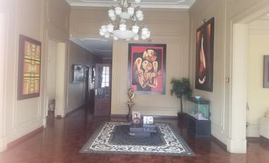 VENDO CASA EN BARRIO CENTENARIO .