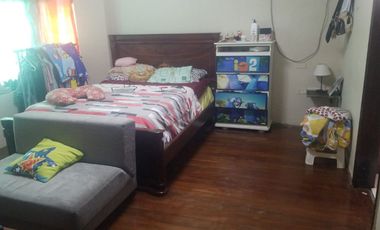 VENDO CASA EN BARRIO CENTENARIO .