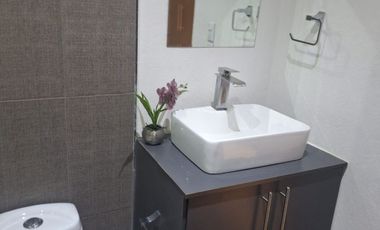 RECAMARA EN RENTA EN CASA DE UN MATRIMONIO