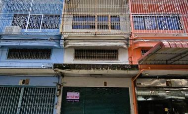 Rare Find in Bangkok! 3-Storey Townhouse for Just 2 Million+ THB in Great Condition! For Sale: Townhouse in Kwanthip Village, Phetkasem 69