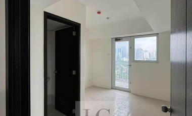 2 Bedroom with balcony in Kasara Rent to Own Condo For Sale near Tiendesitas Pet Friendly