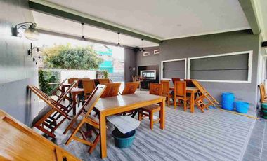 rumah 2 lantai luas jalan lebar Kerten Laweyan solo harga miring