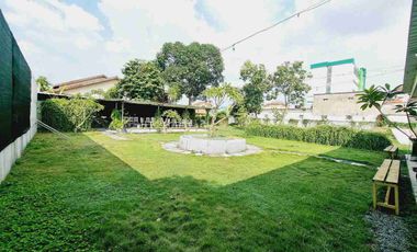 rumah 2 lantai luas jalan lebar Kerten Laweyan solo harga miring