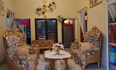 RUMAH FULL FURNISHED MURMER SIAP HUNI DI KANIGORO – TINGGAL BAWA KOPER, PRAKTIS, NYAMAN, BERNILAI TINGGI