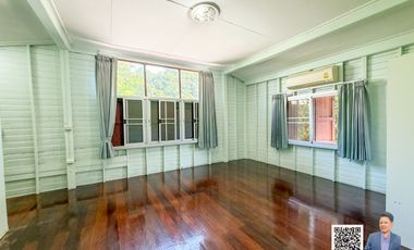 Rare Find in Ekkamai! Spacious Single House in the Heart of Sukhumvit – Below Market Price