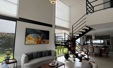 casa moderna 1 año de construcción