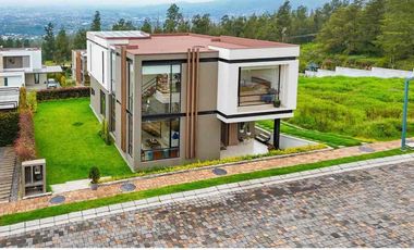 casa moderna 1 año de construcción