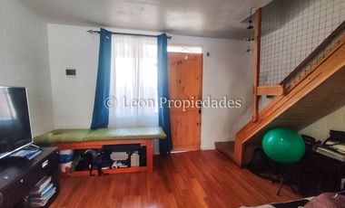 Leon Propiedades vende casa en Curacaví centro.