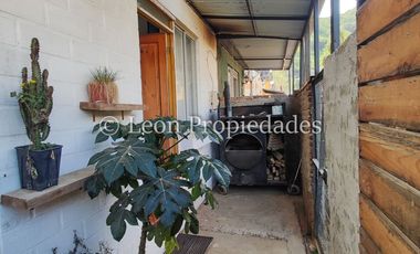 Leon Propiedades vende casa en Curacaví centro.