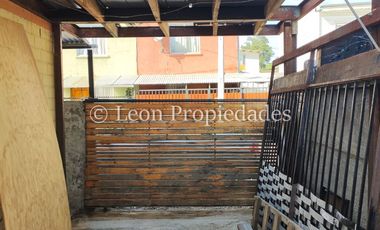 Leon Propiedades vende casa en Curacaví centro.