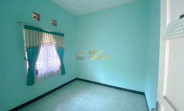 RUMAH SECOND HARGA MURAH DENGAN TANAH LUAS DI BERBAH, SLEMAN