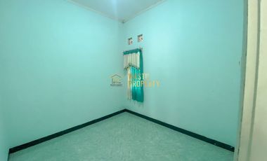 RUMAH SECOND HARGA MURAH DENGAN TANAH LUAS DI BERBAH, SLEMAN