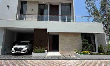 RUMAH BARU MEWAH 2 LANTAI MODERN DALAM CLUSTER EKLUSIF DI PUSAT KOTA WATES
