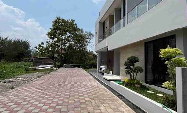 RUMAH BARU MEWAH 2 LANTAI MODERN DALAM CLUSTER EKLUSIF DI PUSAT KOTA WATES
