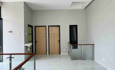 RUMAH BARU MEWAH 2 LANTAI MODERN DALAM CLUSTER EKLUSIF DI PUSAT KOTA WATES
