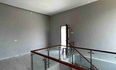 RUMAH BARU MEWAH 2 LANTAI MODERN DALAM CLUSTER EKLUSIF DI PUSAT KOTA WATES