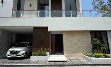 RUMAH BARU MEWAH 2 LANTAI MODERN DALAM CLUSTER EKLUSIF DI PUSAT KOTA WATES