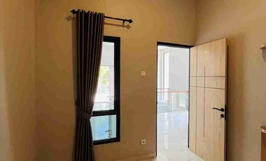 RUMAH BARU MEWAH 2 LANTAI MODERN DALAM CLUSTER EKLUSIF DI PUSAT KOTA WATES