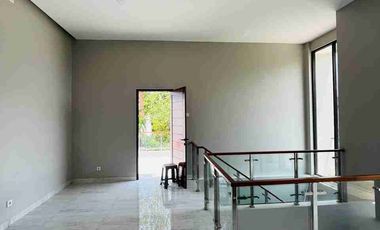 RUMAH BARU MEWAH 2 LANTAI MODERN DALAM CLUSTER EKLUSIF DI PUSAT KOTA WATES