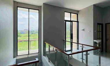 RUMAH BARU MEWAH 2 LANTAI MODERN DALAM CLUSTER EKLUSIF DI PUSAT KOTA WATES