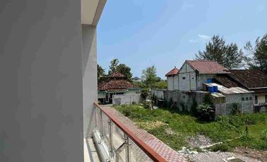 RUMAH BARU MEWAH 2 LANTAI MODERN DALAM CLUSTER EKLUSIF DI PUSAT KOTA WATES