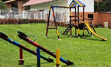 PARCELA MESA SANTOS  DE 2500 METROS CERCA PEAJE CONJUNTO