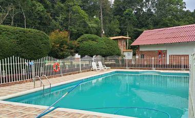 PARCELA MESA SANTOS  DE 2500 METROS CERCA PEAJE CONJUNTO