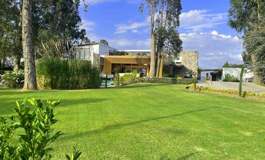 ESPECTACULAR CASA DE VENTA POR HILACRIL TUMABCO!!  PISCINA!!  VISTA!!