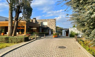 ESPECTACULAR CASA DE VENTA POR HILACRIL TUMABCO!!  PISCINA!!  VISTA!!