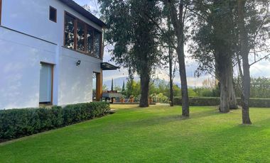 ESPECTACULAR CASA DE VENTA POR HILACRIL TUMABCO!!  PISCINA!!  VISTA!!